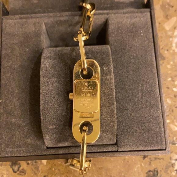 Authentic Gucci Watch - Picture 3 of 6